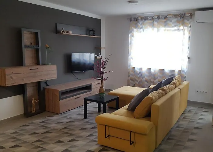 Nimaro Apartman, Okrug Gornji Apartman