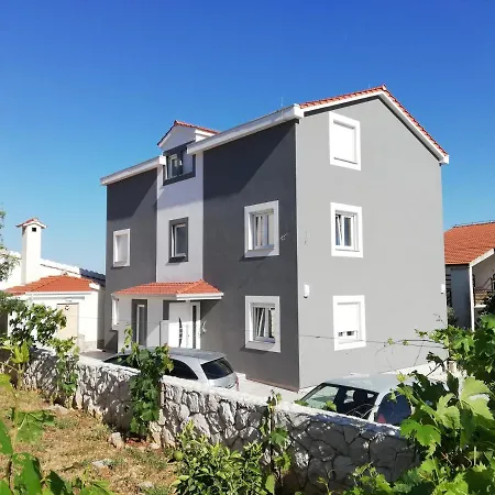 Nimaro Apartman, Okrug Gornji Apartament *
